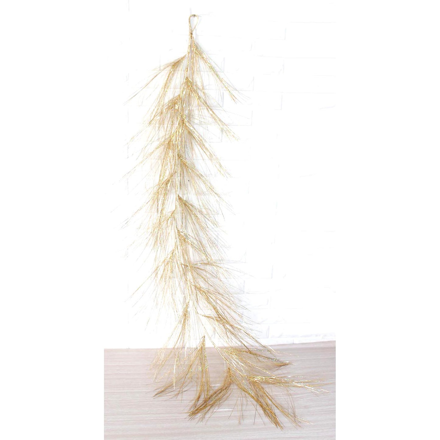 25FXD215 - Golden Wispy Garland
