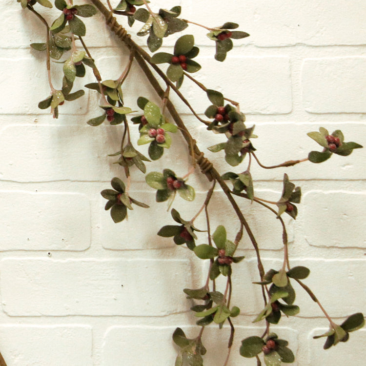 FFQ38829G - Green Leaf and Red Berry Garland