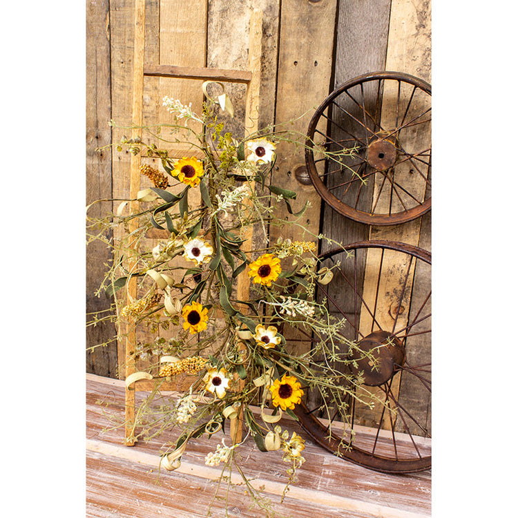 FFQ95780DG - Cream and Yellow Sunflower Drip Garland