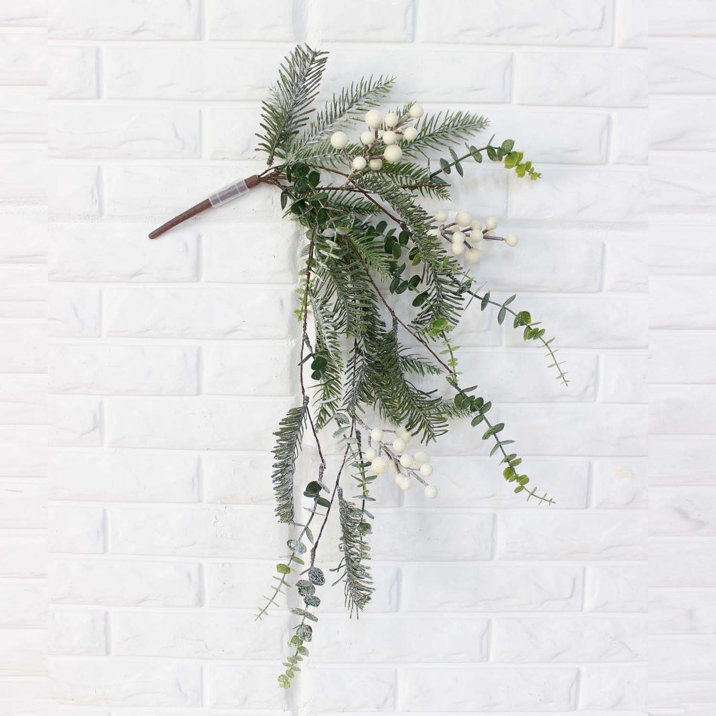 FXD59338-G - Eucalyptus, Pine, and Berry Dripping Garland
