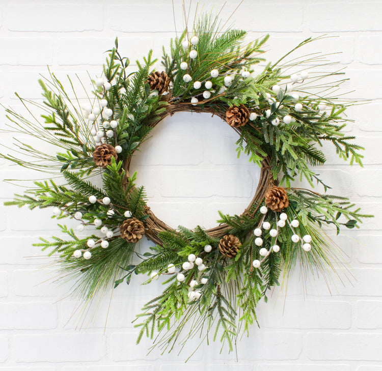 FXQ26717W - Winterberry and Fir Wreath